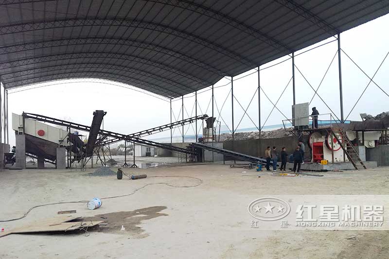 HD德版顎式破碎機(jī)現(xiàn)場